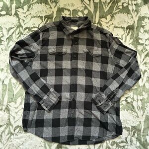 American Eagle Black and Gray Plaid Button-Up Shirt